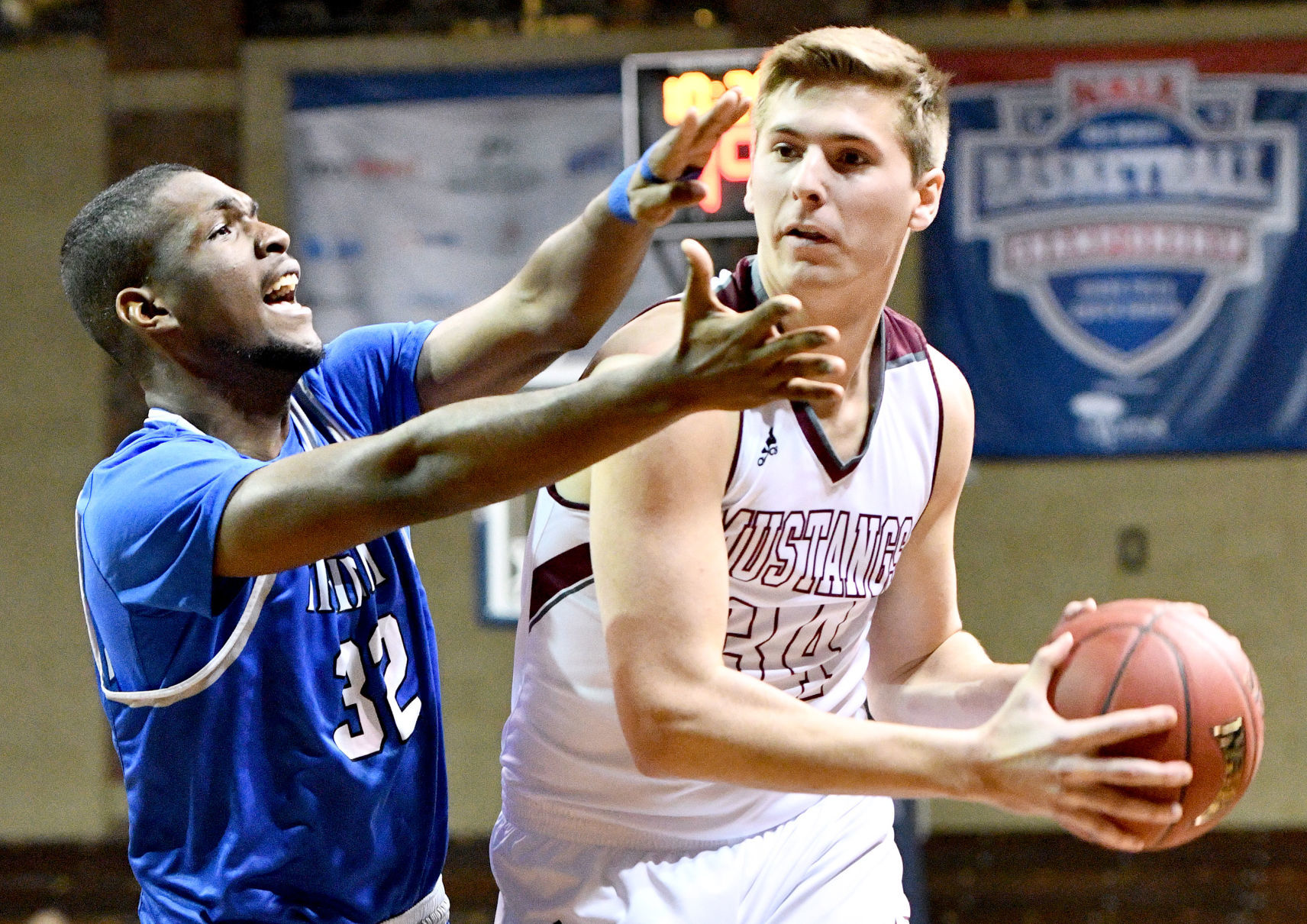 Morningside vs Trinity International NAIA basketball